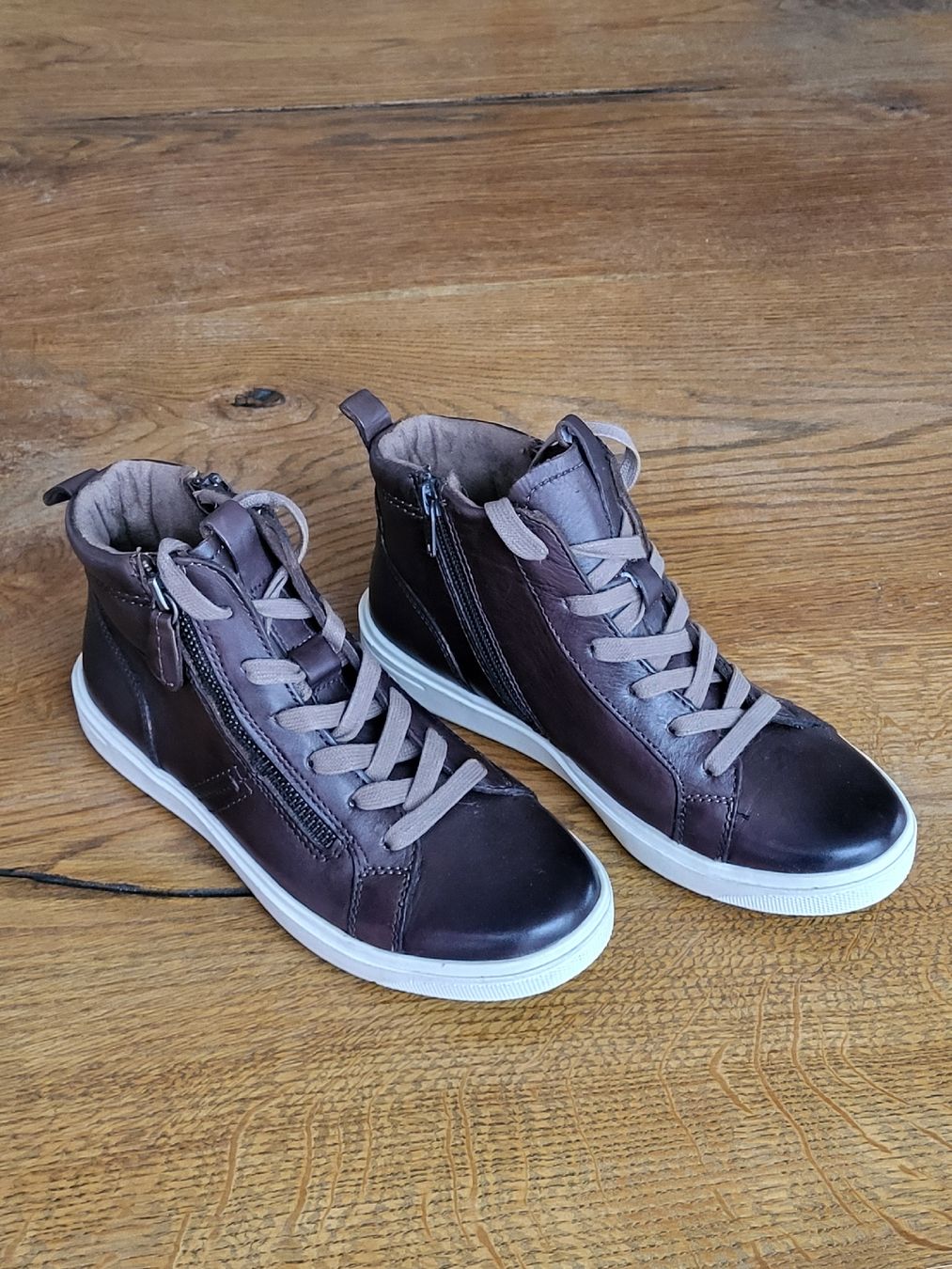 Scarpe da donna: Leder-Sneakers, Gr. 36, Braun, neu – Nuovo (secondo la descrizione) da Kriens venduto da StudachKriens 2