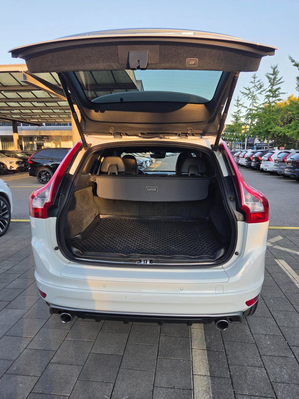 Volvo Automobili: Volvo XC60 D5 AWD – Usato da Bolligen venduto da bobbone3 3