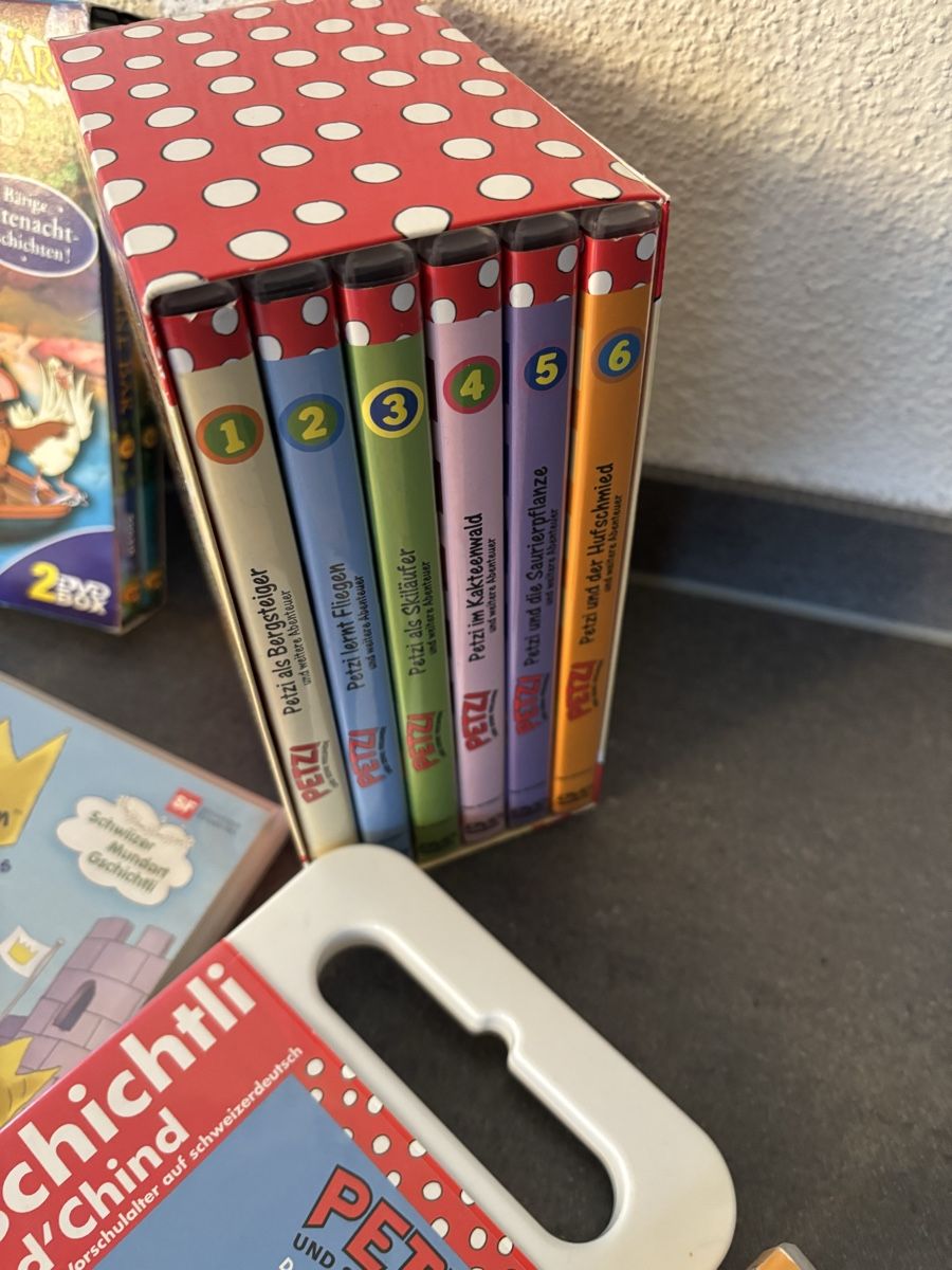 Tutti i DVDs: DVD Sammlung Petzi – Usato da Hünenberg venduto da Trade18 1