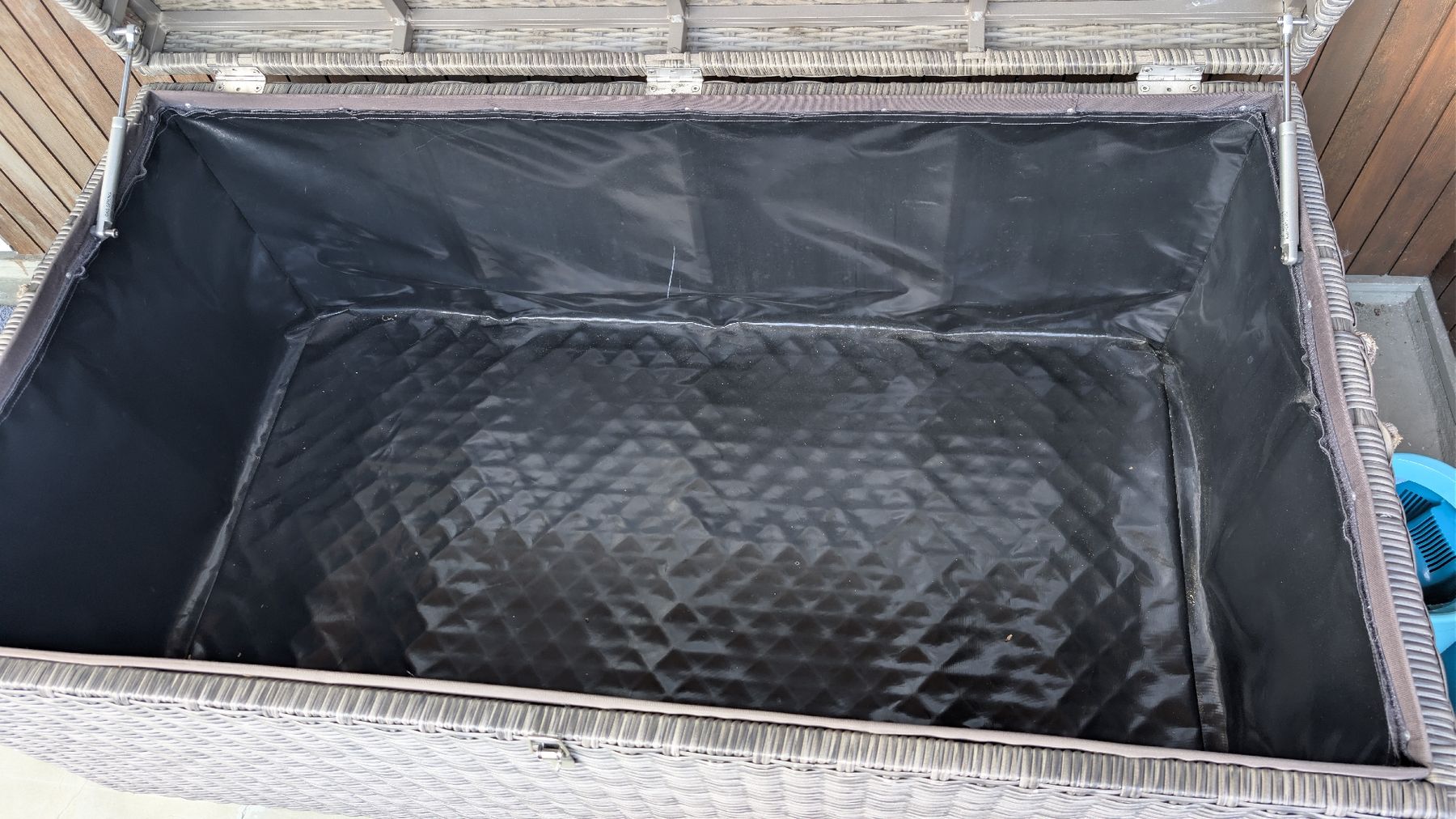 Liegen & Liegestühle: Rattan Möbel  – Gebraucht aus Kriessern von Kramar12 5