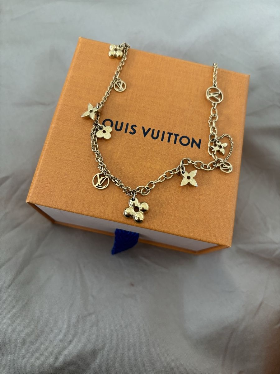 Louis Vuitton Catenine: Louis Vuitton Set Blooming Supple – Usato da Basel venduto da sop_h98w 1