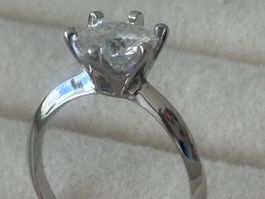 🌹🌹Luxus Elegante 18/8 Ring Solitär Zirkonia Farbe:Silber