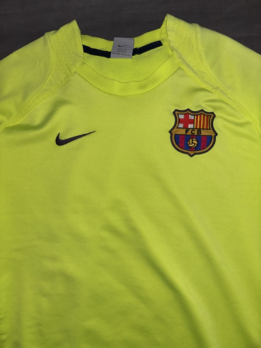 Nike Maglioni & Felpe: FC Barcelona Ronaldinho Trainings Pullover Nike – Usato da Rain venduto da JerseyLegends 1