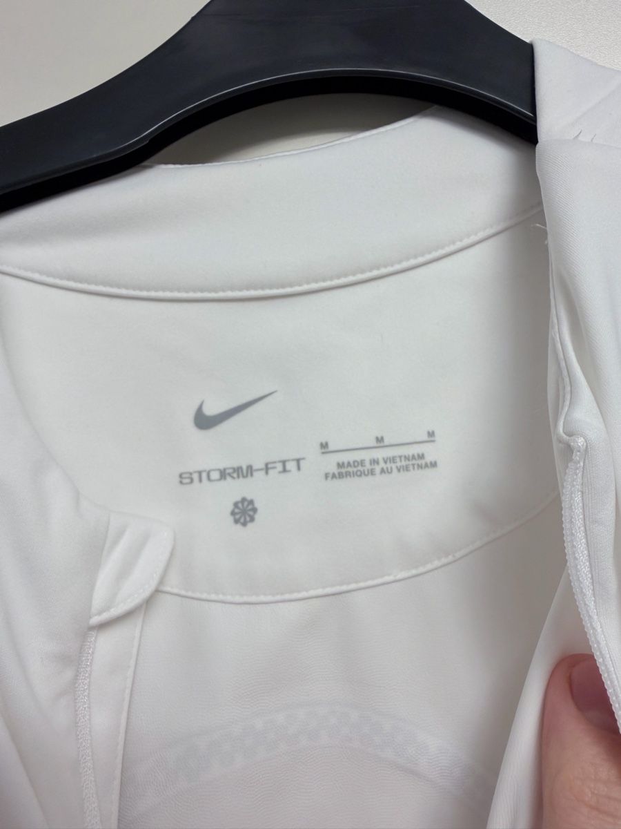 Nike Canottiere & Pantaloni: PSG Trainingsoberteil – Nuovo (secondo la descrizione) da Steinhausen venduto da Albin6312 1