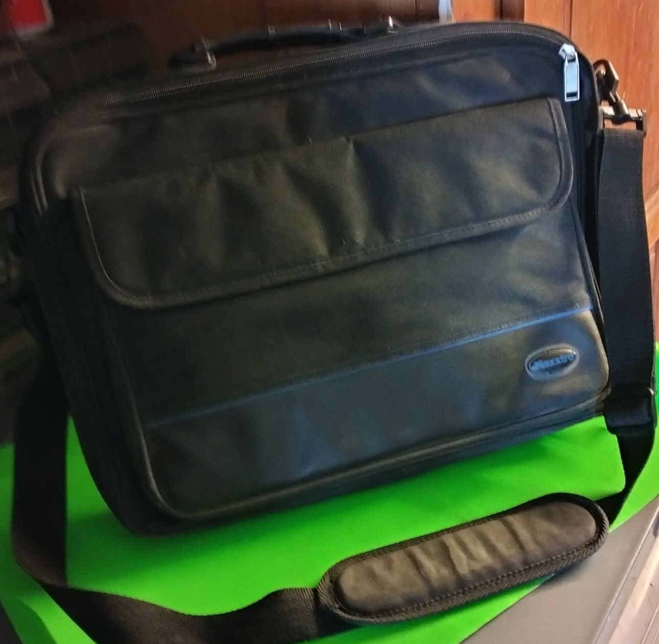 Taschen: Laptoptasche schwarz Marke "Nexus" Gebraucht – Gebraucht aus Termen von Zofingia01