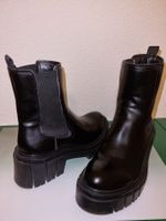 Boots Gr. 37 schwarz
