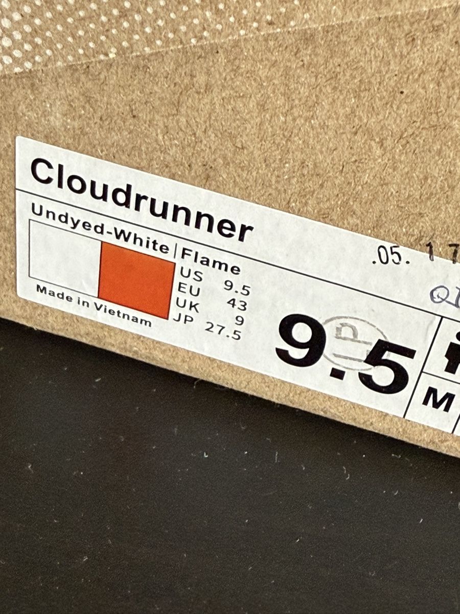 On Chaussures hommes: On Cloudrunner Undyed-White Flame Gr.43 – Neuf avec emballage d'origine à Wallbach par Nenex 5