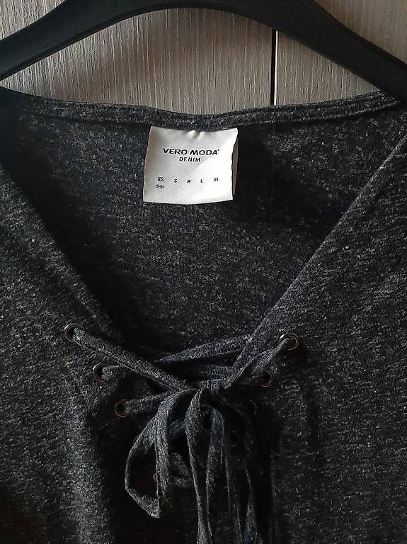 Maglioni & Felpe: Vero Moda Langarmshirt Gr. XS Grau meliert – Usato da Marthalen venduto da Jenny.Z 2