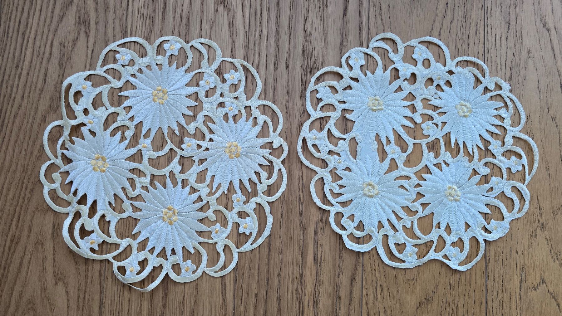 Altra biancheria da tavola: Ovaler Edelweiss Tischläufer – Nuovo (secondo la descrizione) da Wabern venduto da Irakene 4