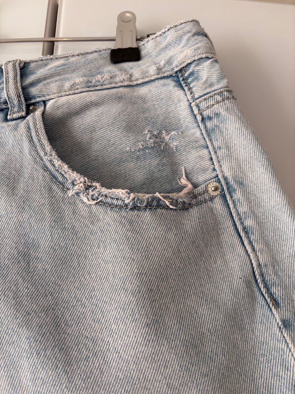Stradivarius Jeans: STRADIVARIOUS Denim Shorts Gr. 40 – Gebraucht aus Zürich von missmodernage 1