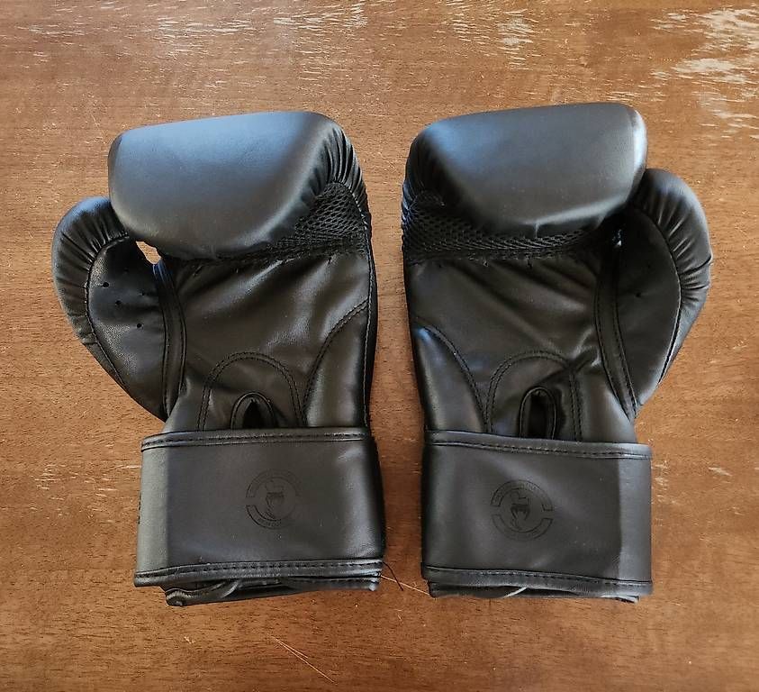 Guanti & manicotti: Boxhandschuhe Venum Challenger 8oz  – Nuovo e nell'imballaggio originale da Zürich venduto da rleuz 1