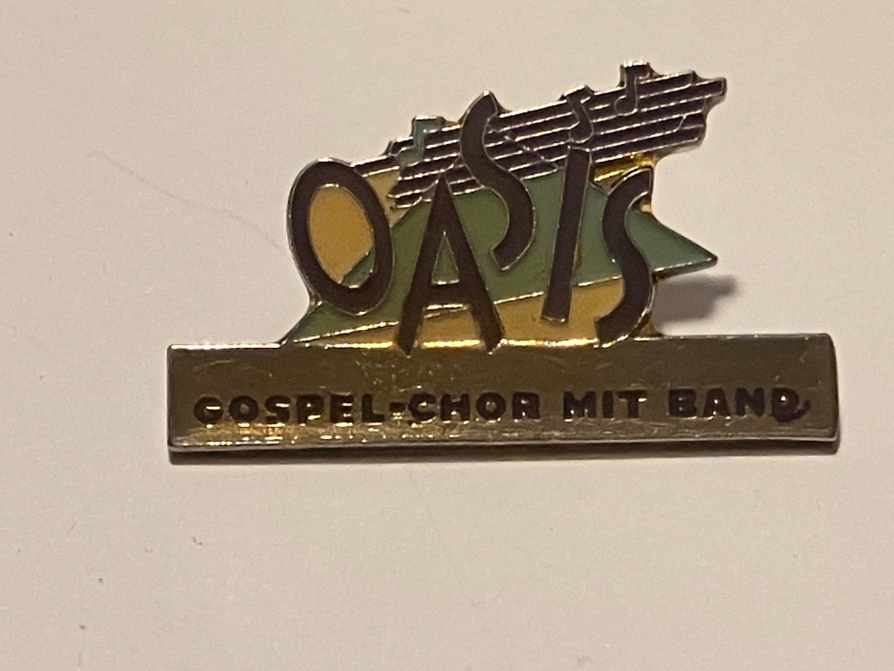 Placchette & Badge: 1 Pin Oasis Gospelchor mit Band – Usato da Basel venduto da djwwpp