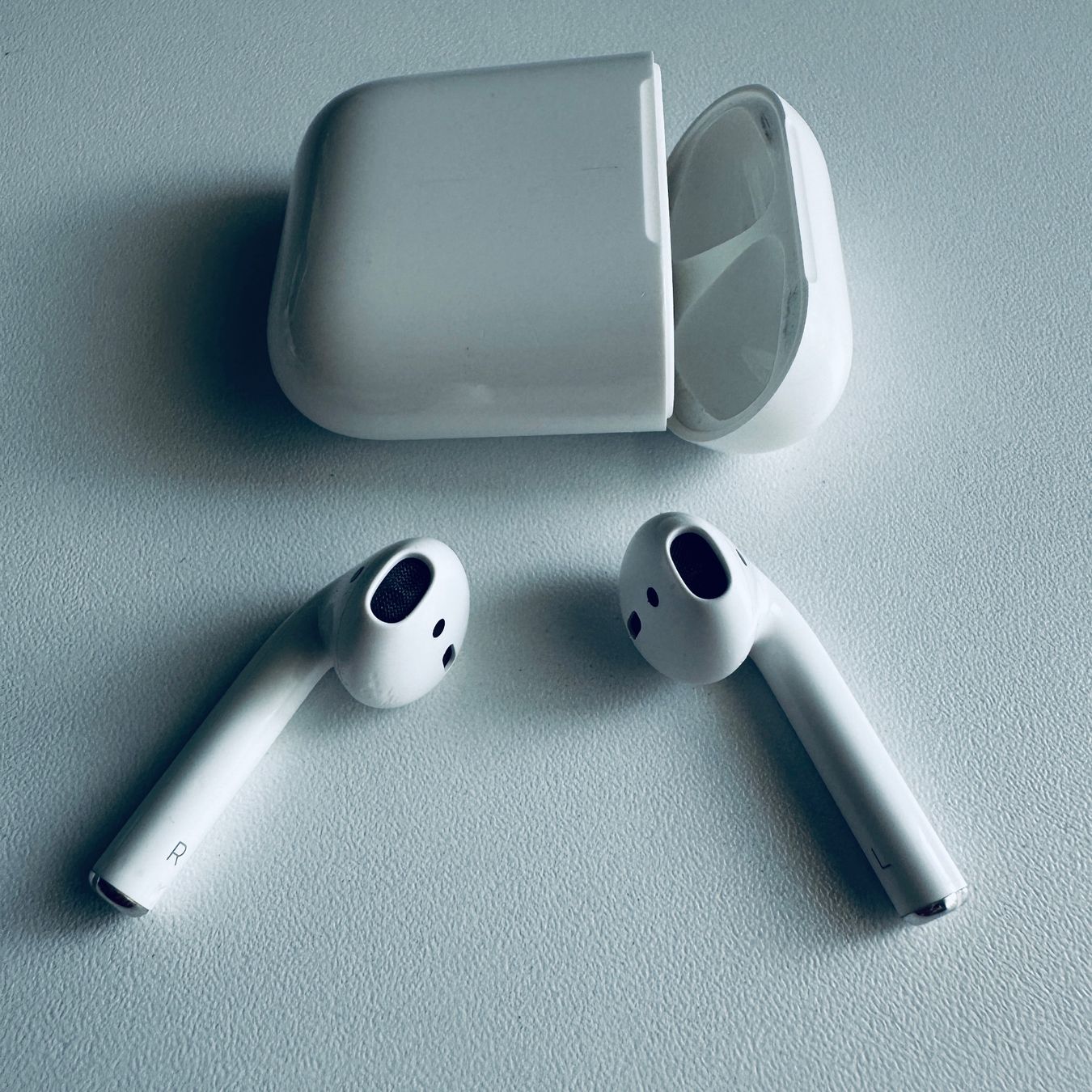 Apple Cuffie: Original Apple AirPods 2 Kopfhörer Wireless Lightning Kabel – Usato da Basel venduto da MY.AIRPODS.SHOP 2