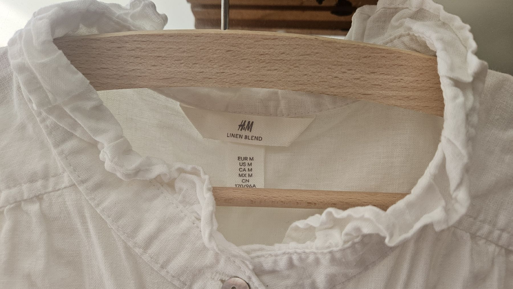 H&M Camicette: Chemisier blanc H&M – Nuovo (secondo la descrizione) da Baulmes venduto da Emm_g29m 1