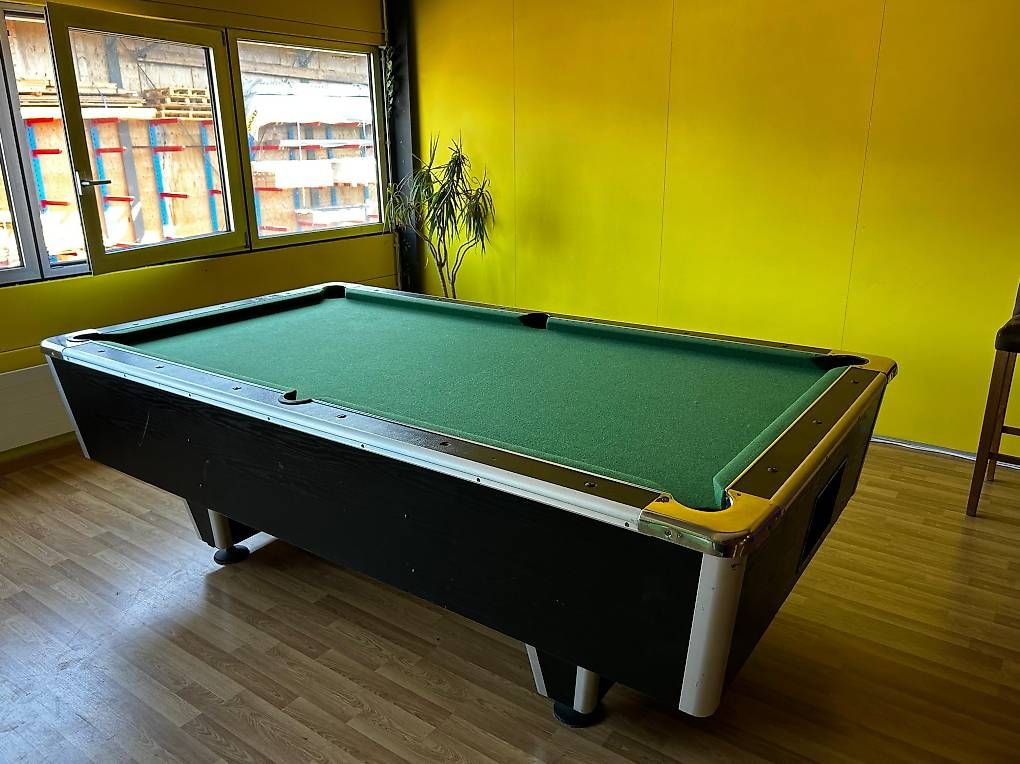 Tables de billard: Billiardtisch – D'occasion à Schattdorf par lev_bf6f