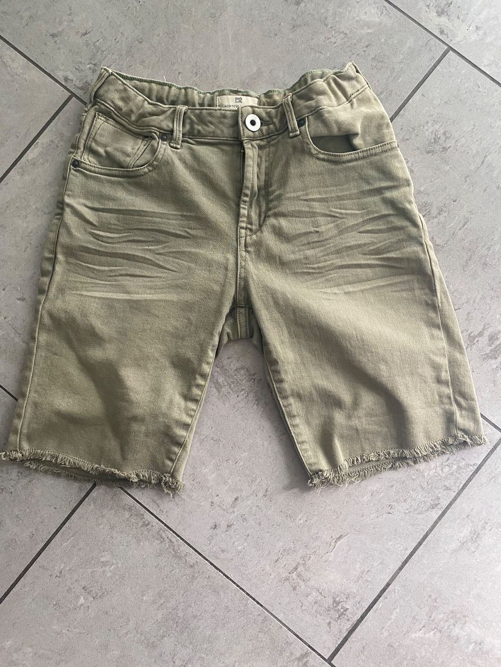 Pantaloni: Shorts Scotch & Soda 140 – Usato da Bolligen venduto da chaetzli1133