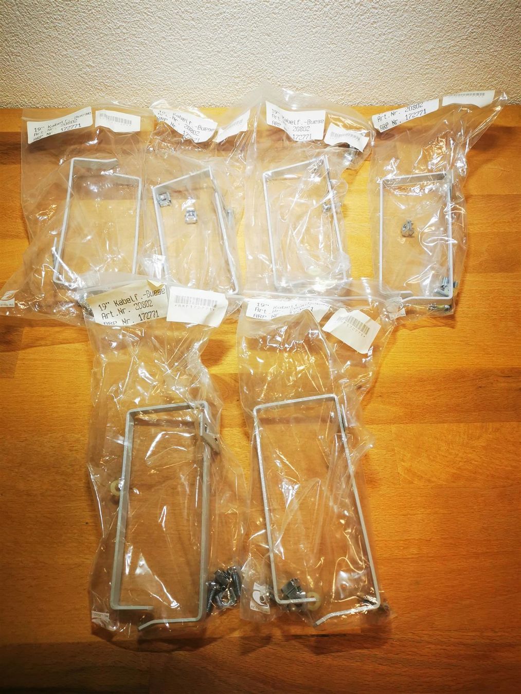 Racks & Ständer: Kabelführung Bügel 19" Rack – Neu und originalverpackt aus Buchs ZH von Sutoris 3