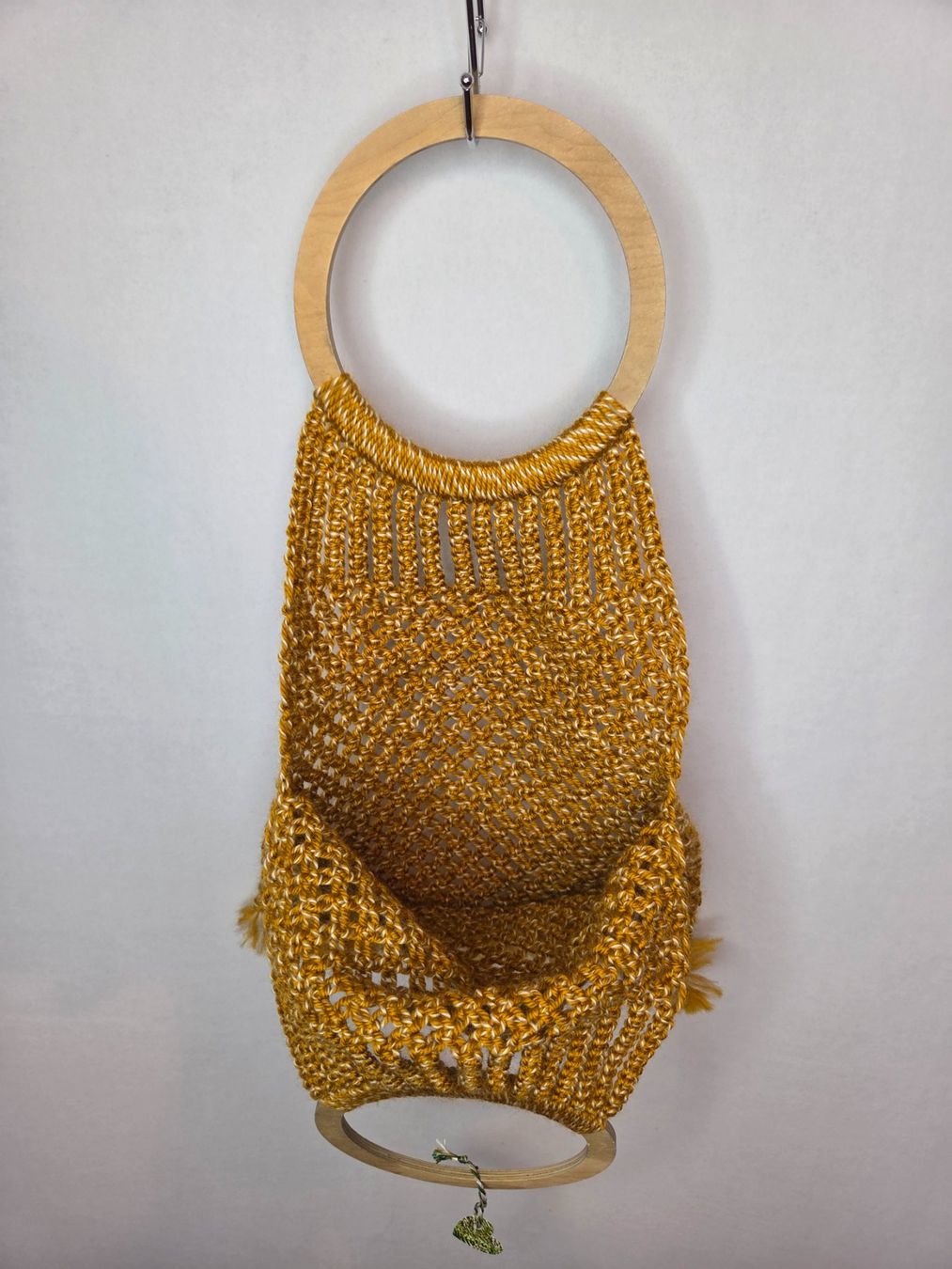 Borse: Vintage Makramee Tasche 70er Holzgriffe – Usato da Bern venduto da -Aniko- 3