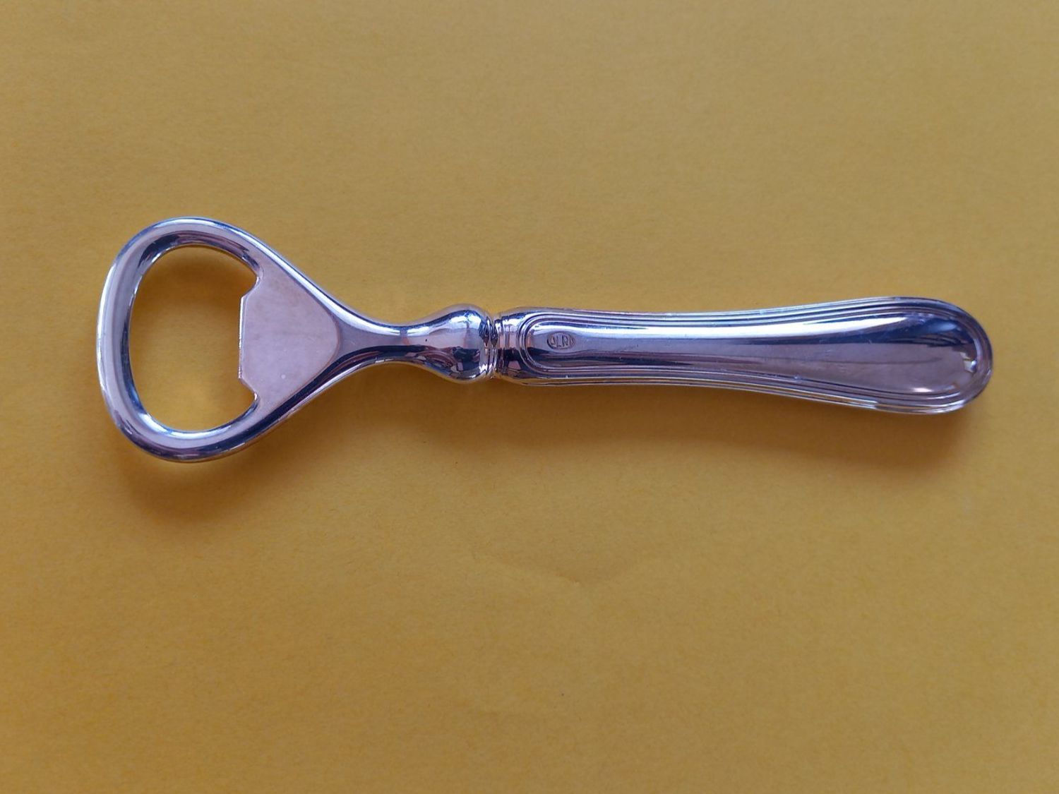 Apribottiglie & Tappi per chiusura: Décapsuleur en métal argenté, Olri – Usato da Rossens FR venduto da Souris1
