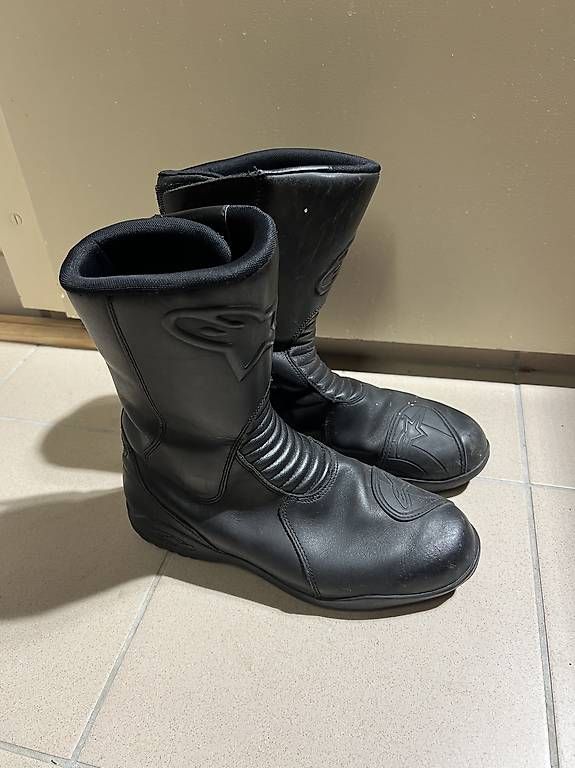 Alpinestars Scarpe da uomo: Bottes Alpinestars moto 43 – Usato da Onex venduto da Bazma