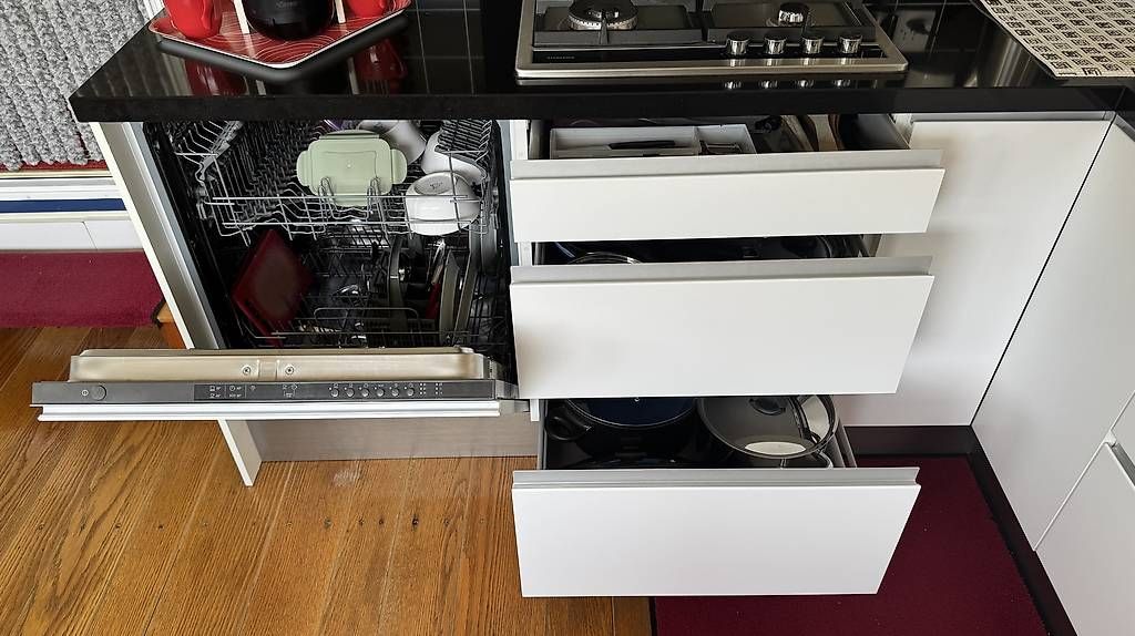 Komplettküchen: IKEA Küche mit Frgor & Abwaschmaschine  – Gebraucht aus Thun von Bufalo 3