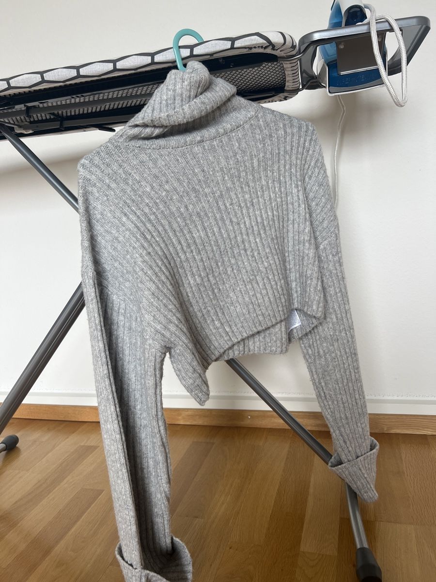 Pullover & Sweatshirts: Ginatricot Cropped-Pullover Gr. M – Neu (gemäss Beschreibung) aus Zollikon von lnhw1 1