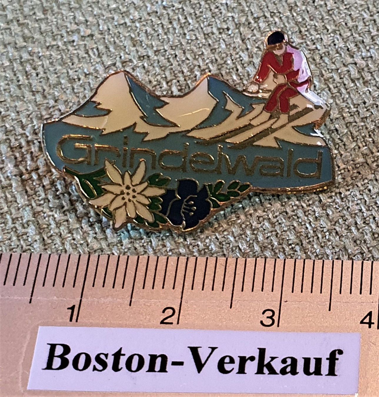 Plaketten & Abzeichen: B182 - Pin Grindelwald Skifahrer Blumen – Gebraucht aus Reinach BL von Boston-Verkauf 1