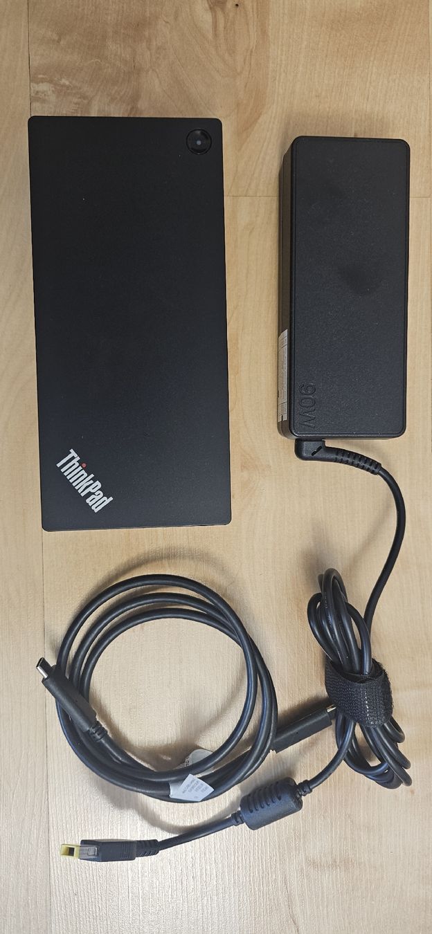 Lenovo Docking station: Lenovo Docking Station  USB-C, 8K Support – Usato da Zürich venduto da EduardoOliveira