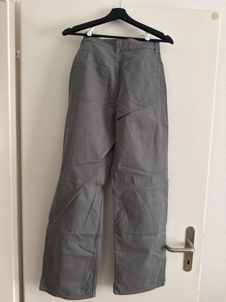 H&M Jeans: Damen Jeans Hose Grau Grösse 36 – Nuovo (secondo la descrizione) da Steinach venduto da serayyilmaz 2