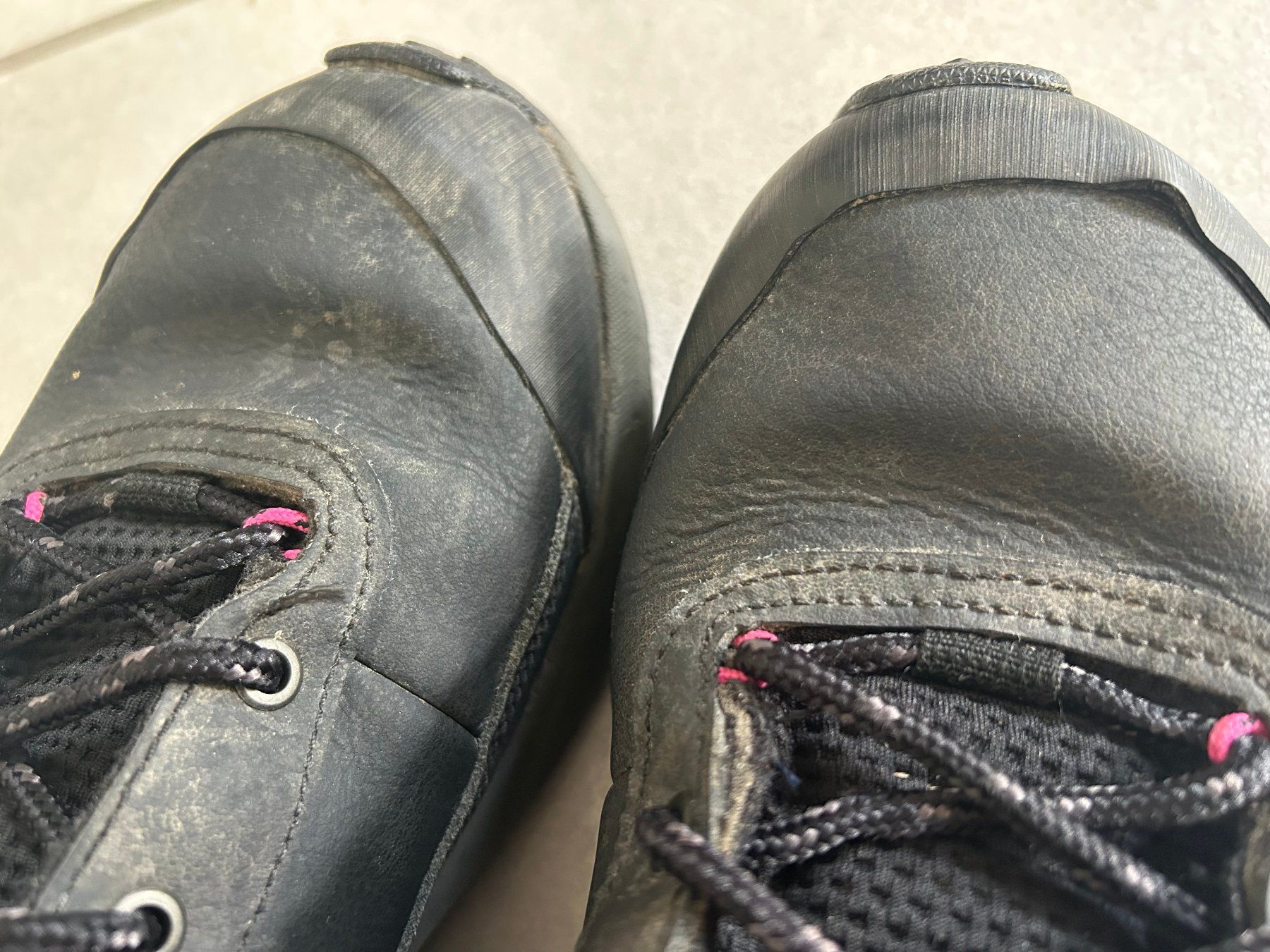 Columbia Scarpe da donna: Columbia / Wanderschuhe (Gr.41) – Usato da Dietlikon venduto da Mankai 9