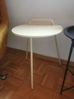 Schlichter & moderner Beistelltisch