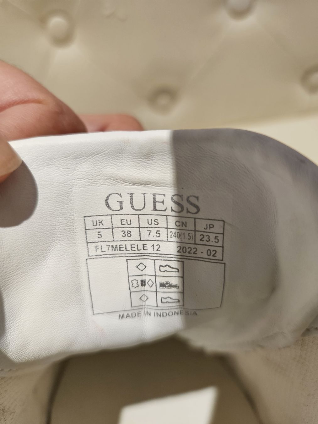 Guess Damenschuhe: Guess Sneaker, weiss, Gr. 38 – Gebraucht aus Matzingen von seme_products 2