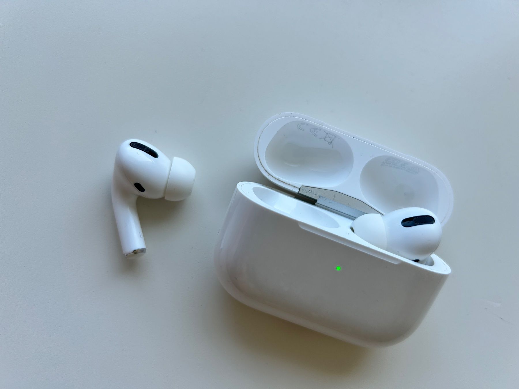 Apple Casques audio: AirPods Pro – D'occasion à Zürich par bea_7dh9 1