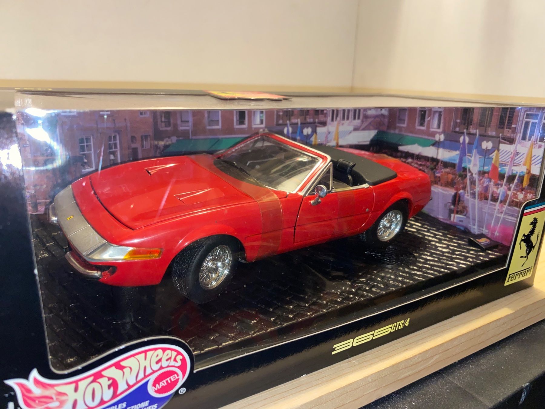 Ferrari Modellini d'auto: Ferrari 365 GTS/4 1/18 – Nuovo (secondo la descrizione) da Wohlen AG venduto da PrivatSammlung