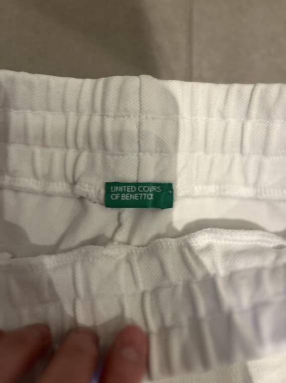 Pantaloni: White pants Benetton – Usato da Zürich venduto da mik_7hwr 1