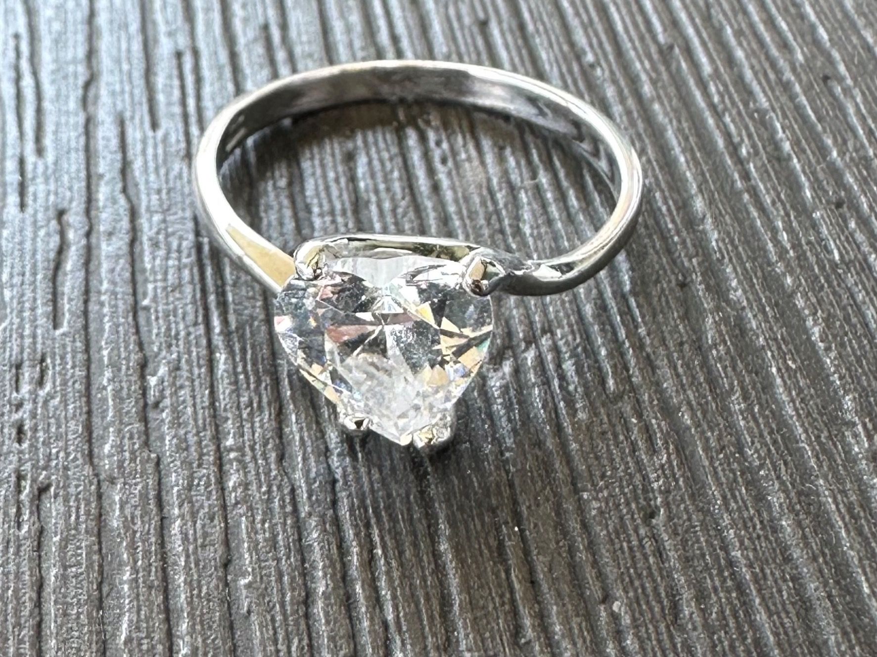 Anelli: Ring mit Zirkonia Stein Herz, Silber 925m – Usato da Winterthur venduto da AngiDi 3