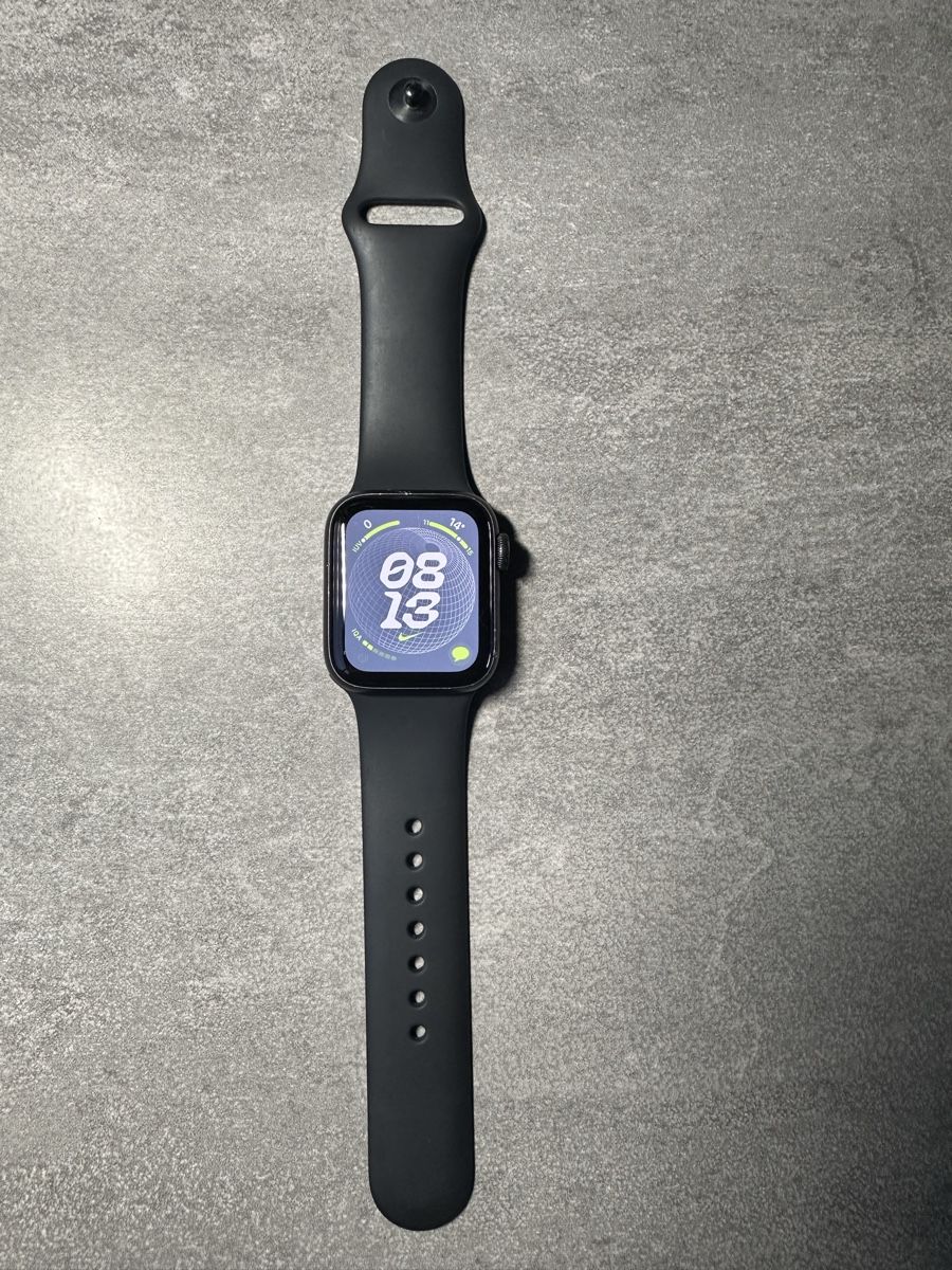 Apple Smartwatch: Apple Watch SE 40 mm GPS – Usato da Le Lignon venduto da Latenterouge 1