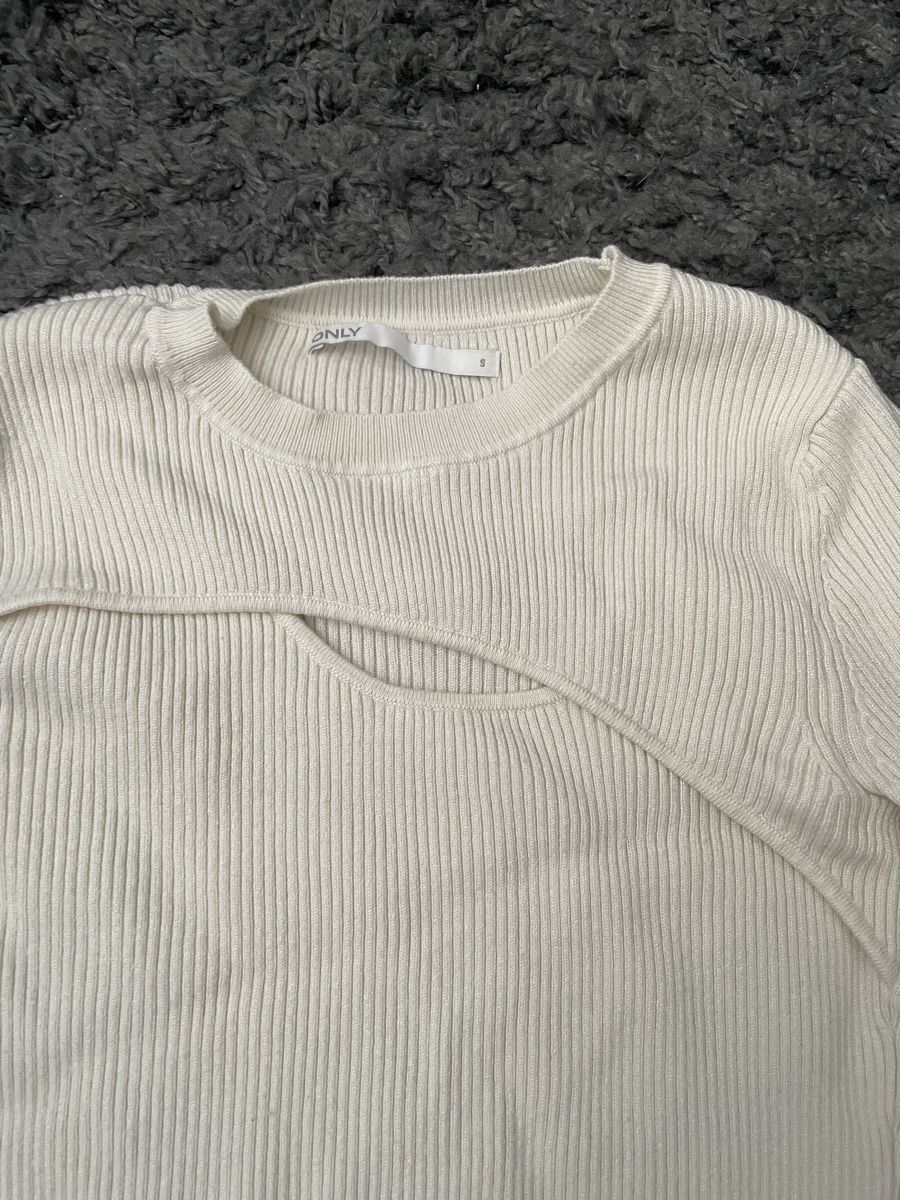 Only T-shirt: Langarmshirt von ONLY i, Gr. S , creme – Usato da Ennetaach venduto da Ustraessle 1
