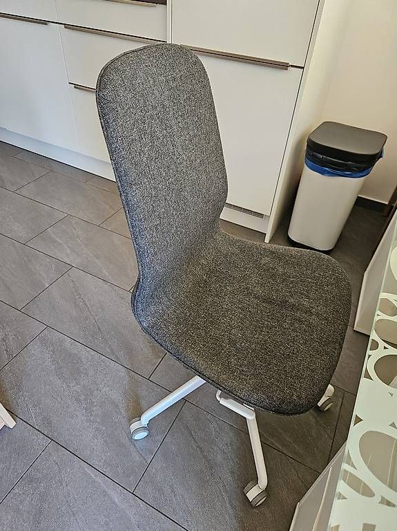 Stühle: Chaise de bureau grise – Gebraucht aus Brügg BE von sop_pyj2