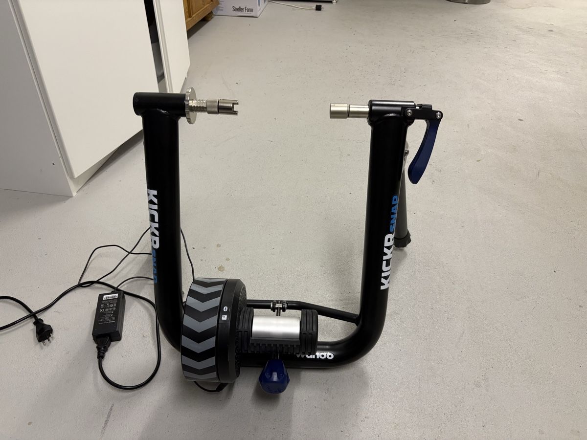 Wahoo Vélos d'appartement: Wahoo Kickr Snap Rolle mit Netzteil – Neuf (Voir description) à Zumikon par boo_zjt6 1