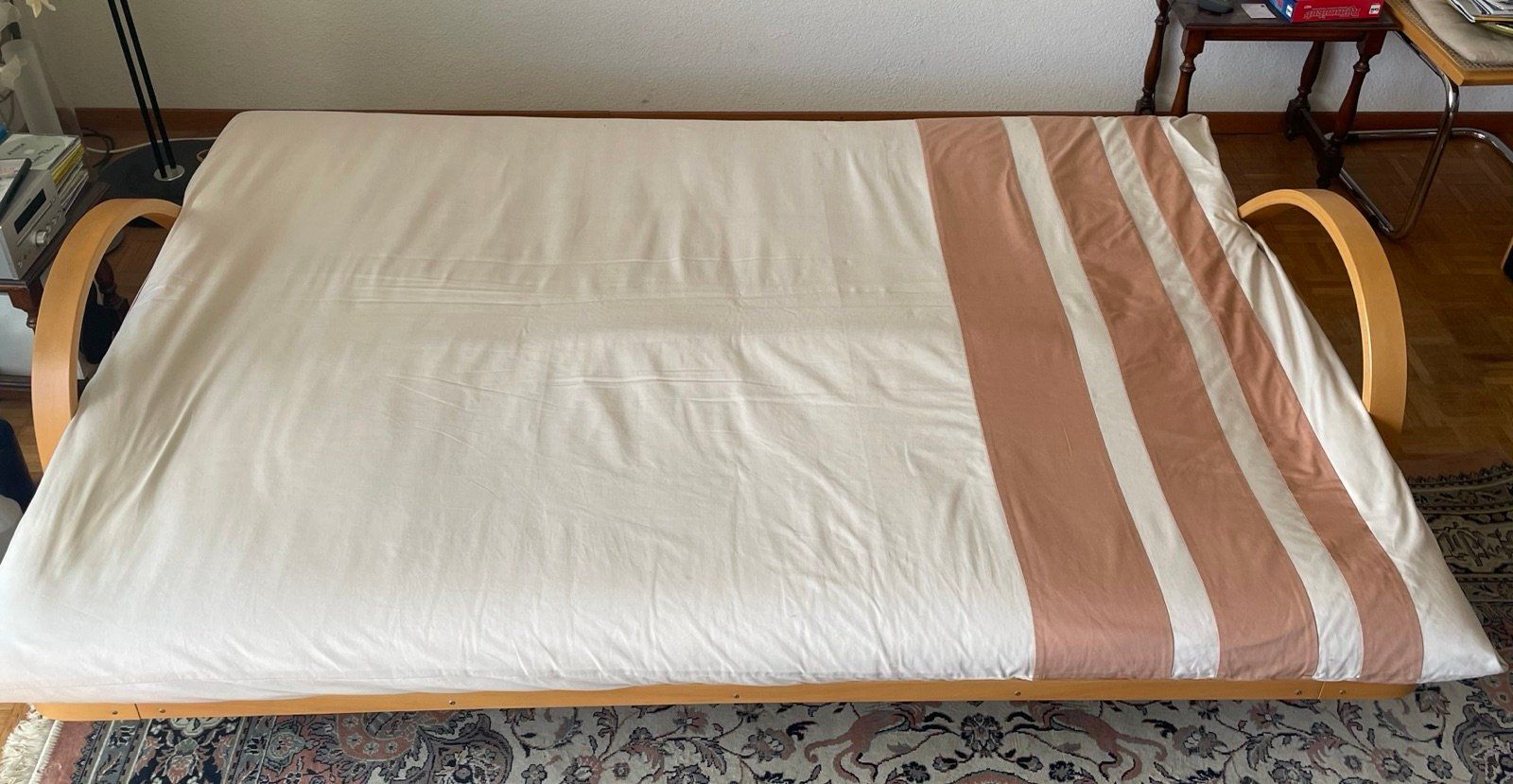 Divani: Futon Bettsofa mit Holzgestell – Usato da Unterengstringen venduto da FireballR 2
