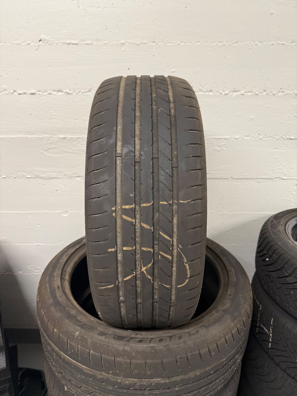 Goodyear Pneumatici & Ruote complete: Goodyear Reifen – Usato da Lausen venduto da Rocar_GmbH 2