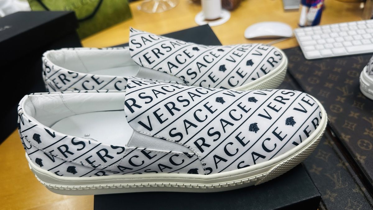 Versace Scarpe da uomo: Versace Sommer Schuhe Gr 42 – Nuovo e nell'imballaggio originale da Lachen SZ venduto da HelvetiaLuxury 4