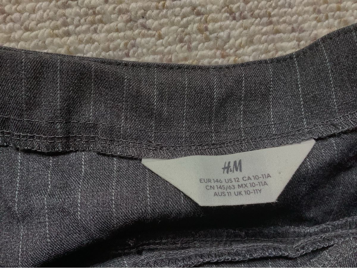 H&M Kleider & Röcke: Minirock grau Grösse 146 – Gebraucht aus Thun von Skipper 1