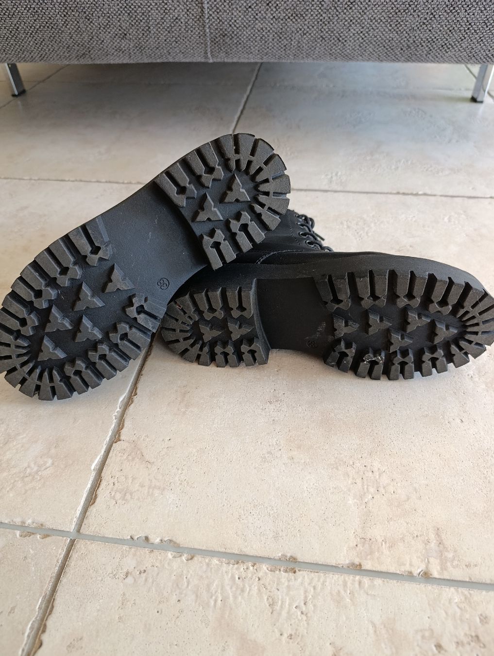Dosenbach Scarpe da donna: BOTTINES CATWALK NOIR FOURRÉES 38 – Usato da Sierre venduto da shirley04 3