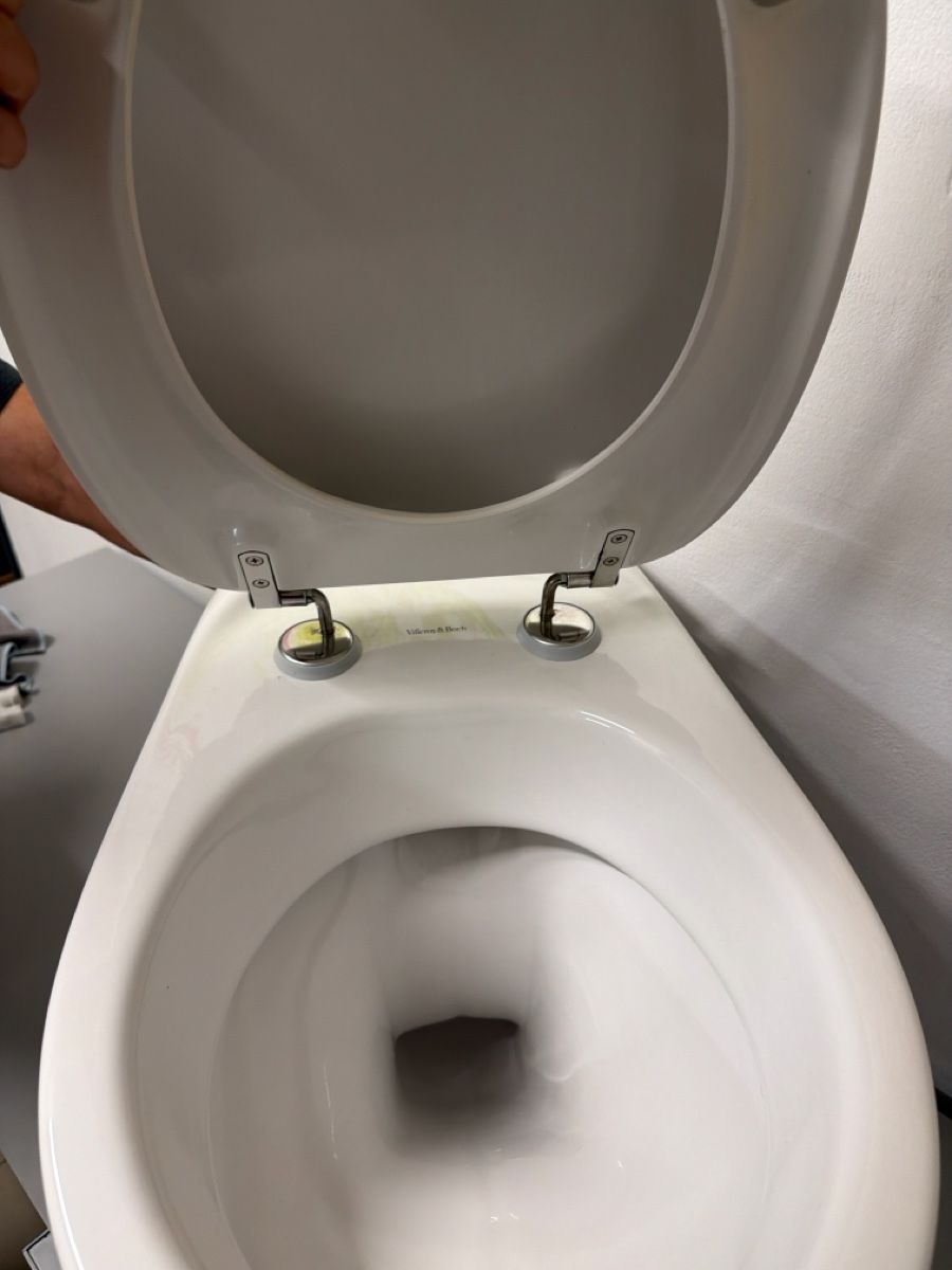 Villeroy & Boch Ciotole: WC Schüssel  Villeroy & Boch – Usato da Adligenswil venduto da goverla11 1
