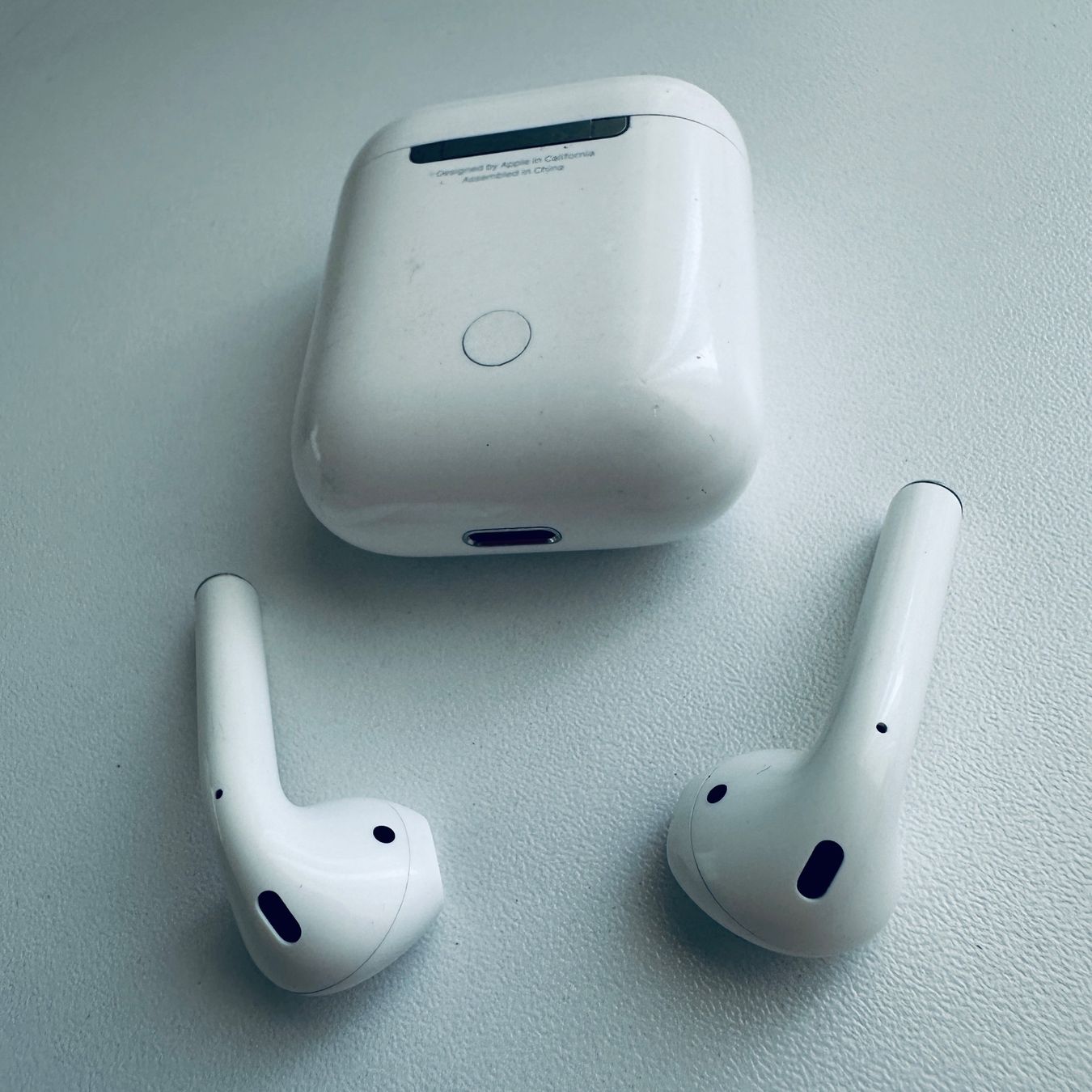 Apple Cuffie: Original Apple AirPods 2 Kopfhörer Wireless Lightning Kabel – Usato da Basel venduto da MY.AIRPODS.SHOP 6