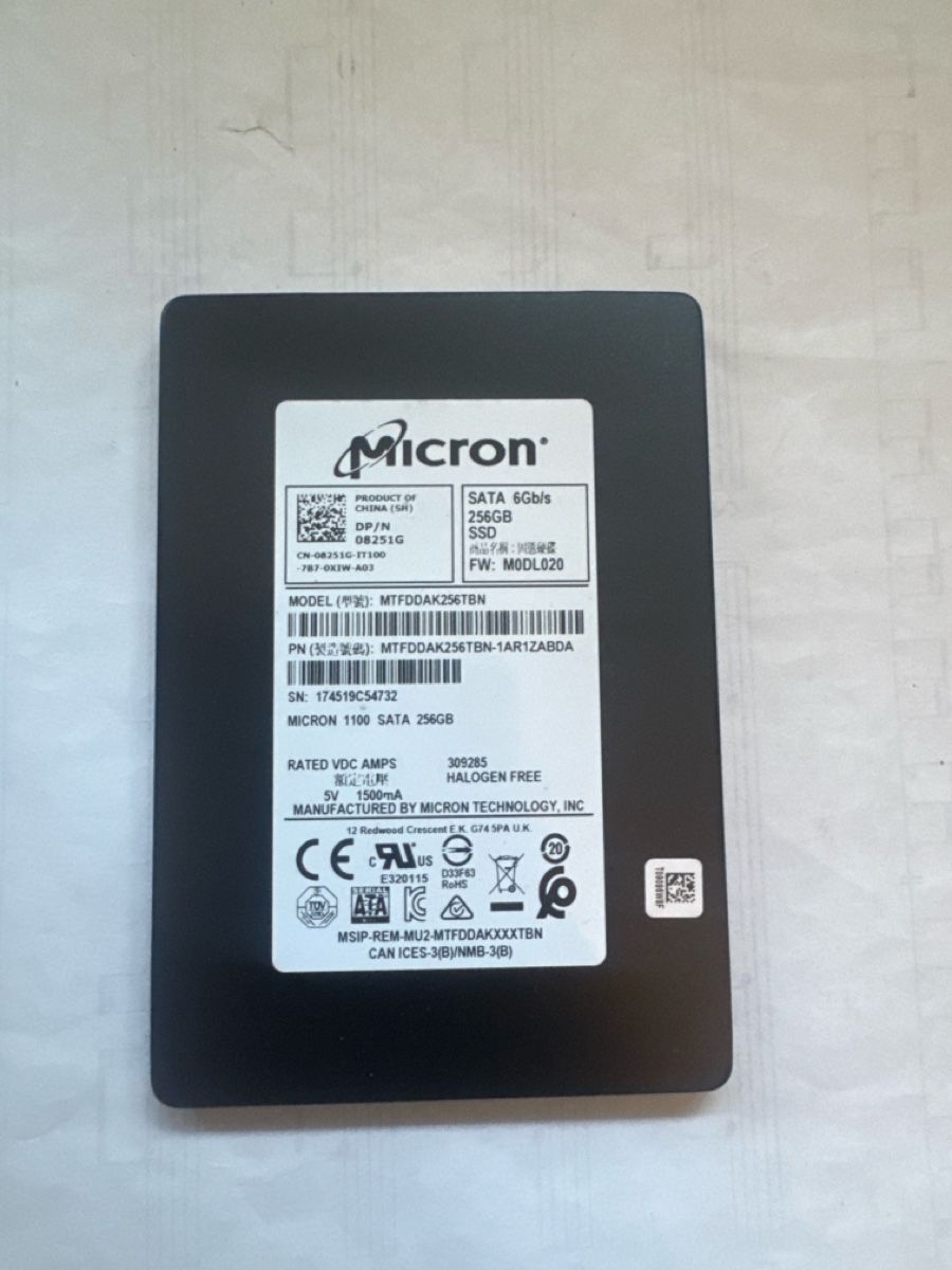 Cartes mémoire: SSD – D'occasion à Le Noirmont par mat_9dtx