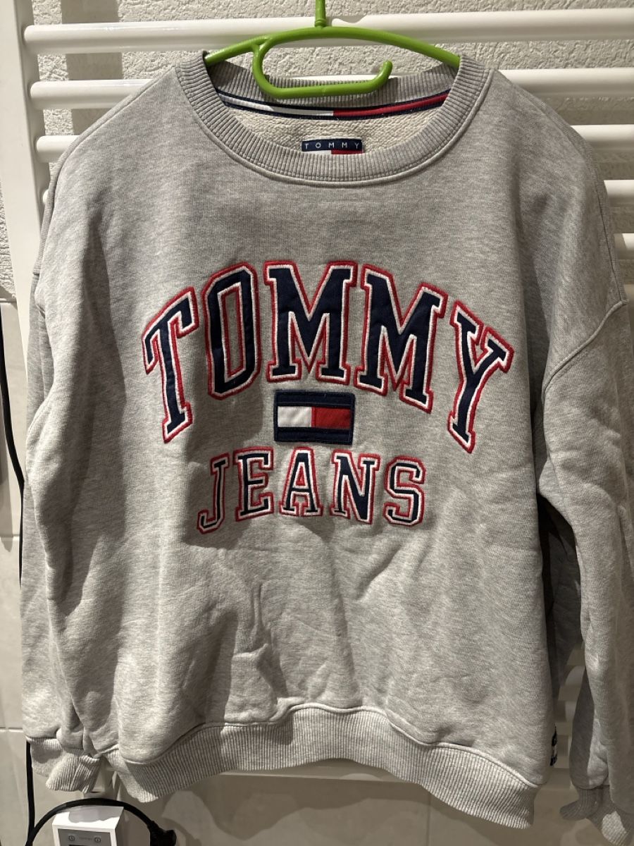 Tommy Hilfiger Pulls & Sweat-shirts: Pull Tommy jeans – Neuf (Voir description) à Riddes par nati48