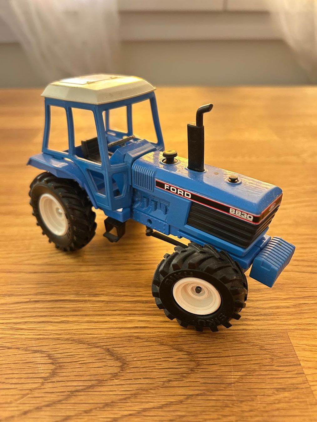 Siku Modellbausätze & Standmodelle: Siku Traktor Ford vintage – Gebraucht aus Aesch BL von aligator010